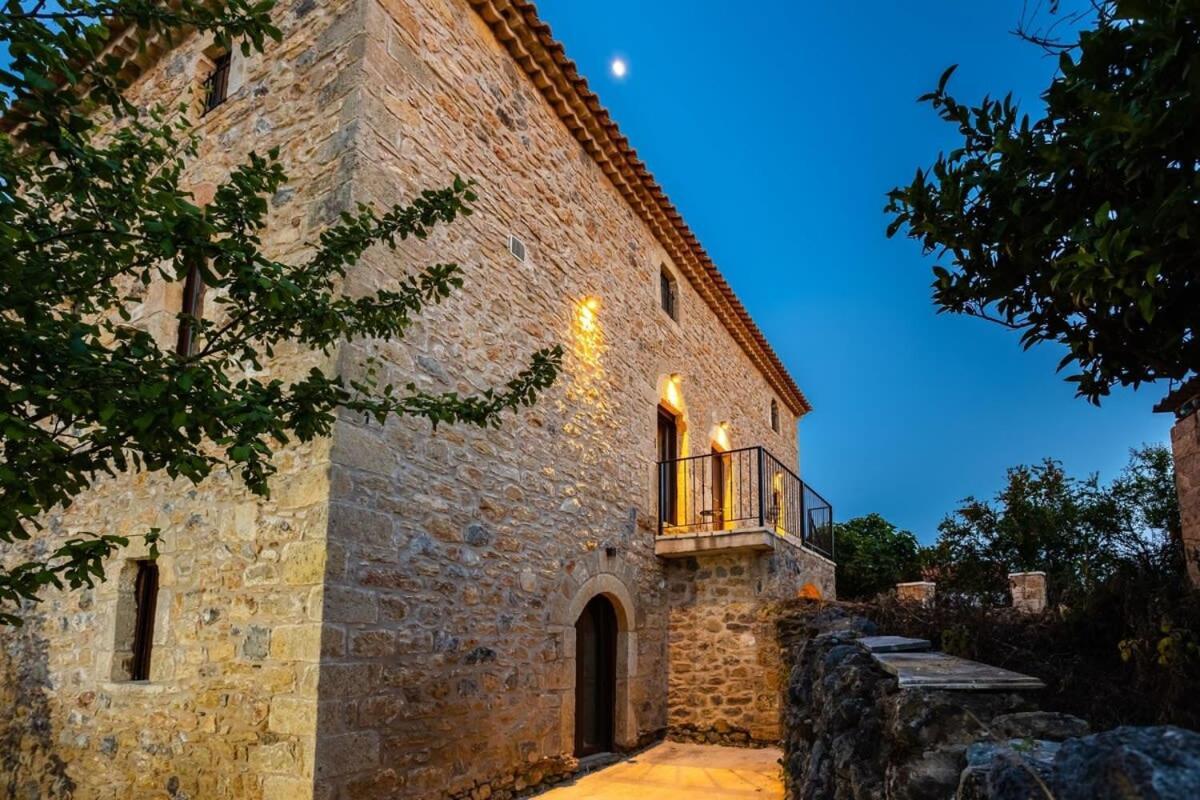 Mantineia Stone Villa-An Ethereal Getaway Megali Mantineia Exterior photo